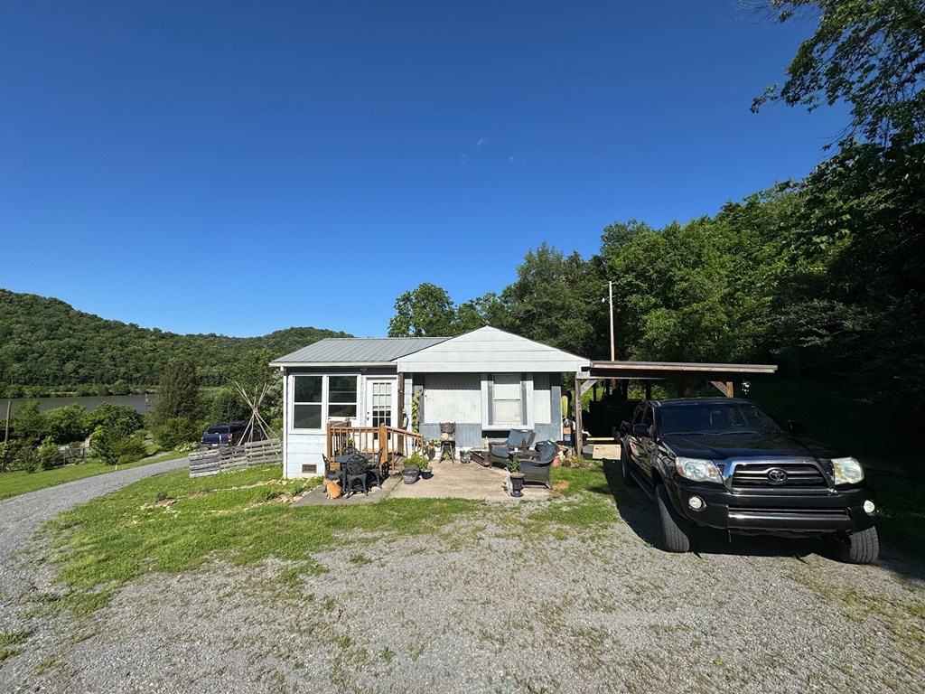 Gainesboro, Tennessee, 38562, United States, 4 Bedrooms Bedrooms, ,2 BathroomsBathrooms,Residential,Forsale,1985897