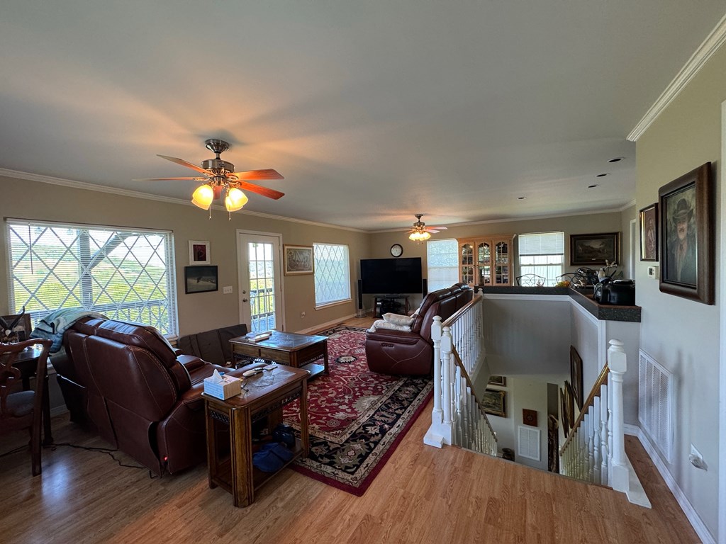 Gainesboro, Tennessee, 38562, United States, 4 Bedrooms Bedrooms, ,2 BathroomsBathrooms,Residential,Forsale,1985897