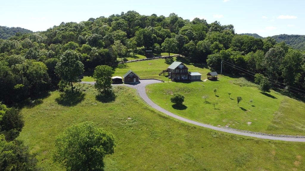 Gainesboro, Tennessee, 38562, United States, 4 Bedrooms Bedrooms, ,2 BathroomsBathrooms,Residential,Forsale,1985897