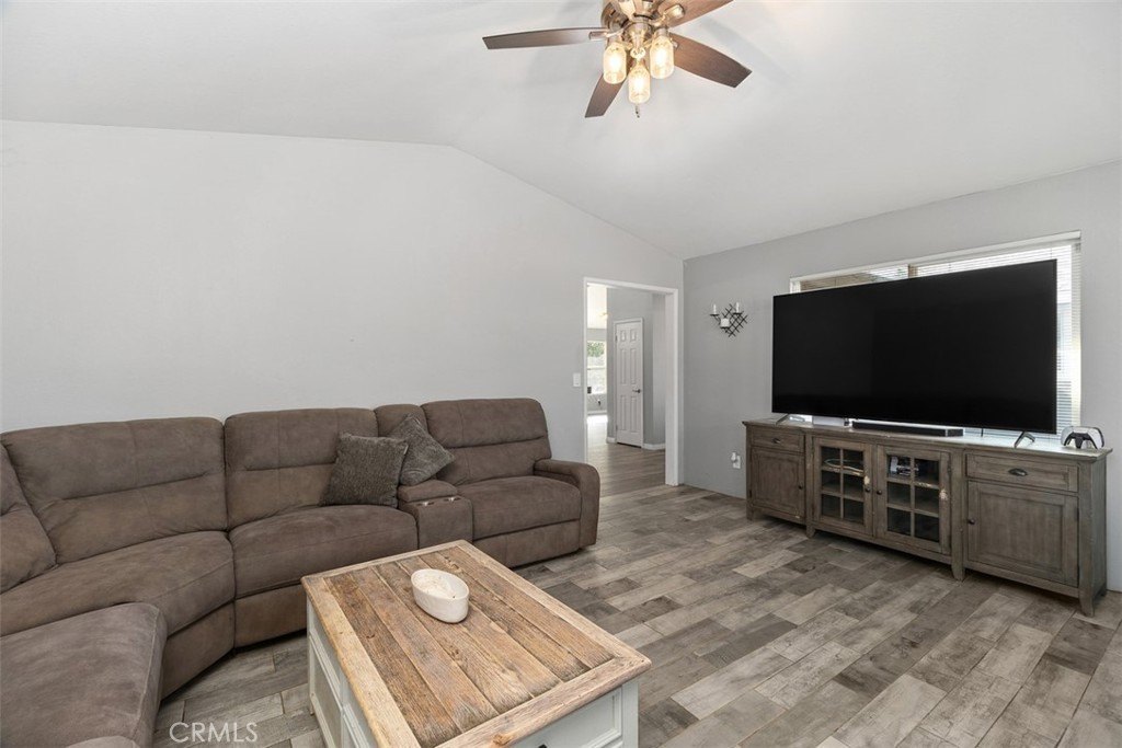 Hemet, California, 92544, United States, 4 Bedrooms Bedrooms, ,2.5 BathroomsBathrooms,Residential,Forsale,1953041