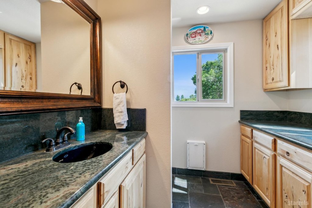 Gardnerville, Nevada, 89460, United States, 3 Bedrooms Bedrooms, ,2.5 BathroomsBathrooms,Residential,Forsale,1886484