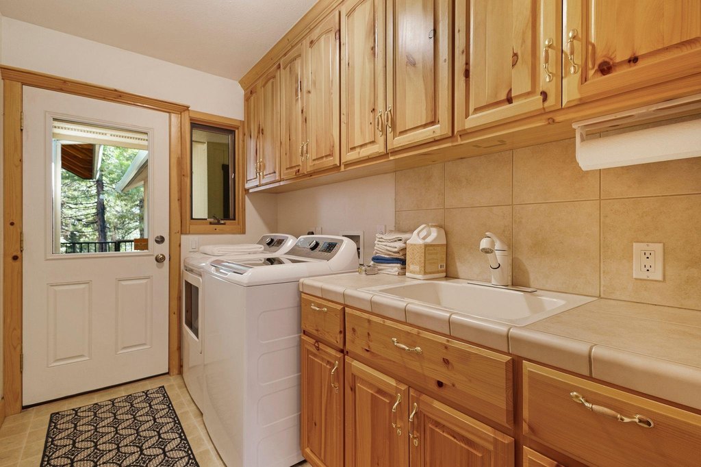 Lake Almanor West, California, 96020, United States, 3 Bedrooms Bedrooms, ,2 BathroomsBathrooms,Residential,Forsale,1888838