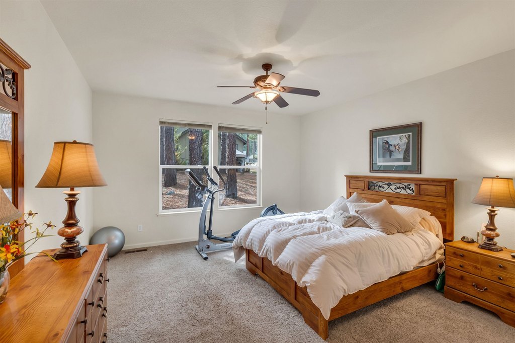 Blairsden, California, 96103, United States, 3 Bedrooms Bedrooms, ,2 BathroomsBathrooms,Residential,Forsale,1910306