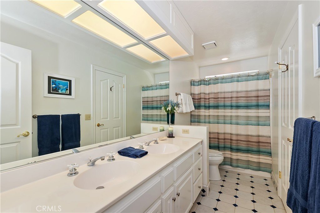 Lake Arrowhead, California, 92352, United States, 4 Bedrooms Bedrooms, ,3.5 BathroomsBathrooms,Residential,Forsale,1908065