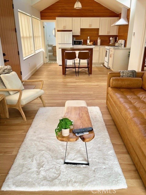 Malibu, California, 90265, United States, 8 Bedrooms Bedrooms, ,7.5 BathroomsBathrooms,Residential,Forsale,2001444