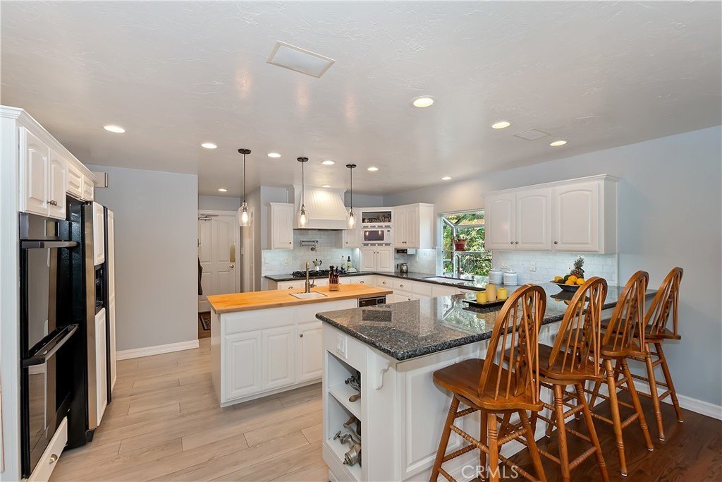 Lake Arrowhead, California, 92352, United States, 4 Bedrooms Bedrooms, ,3.5 BathroomsBathrooms,Residential,Forsale,1908065