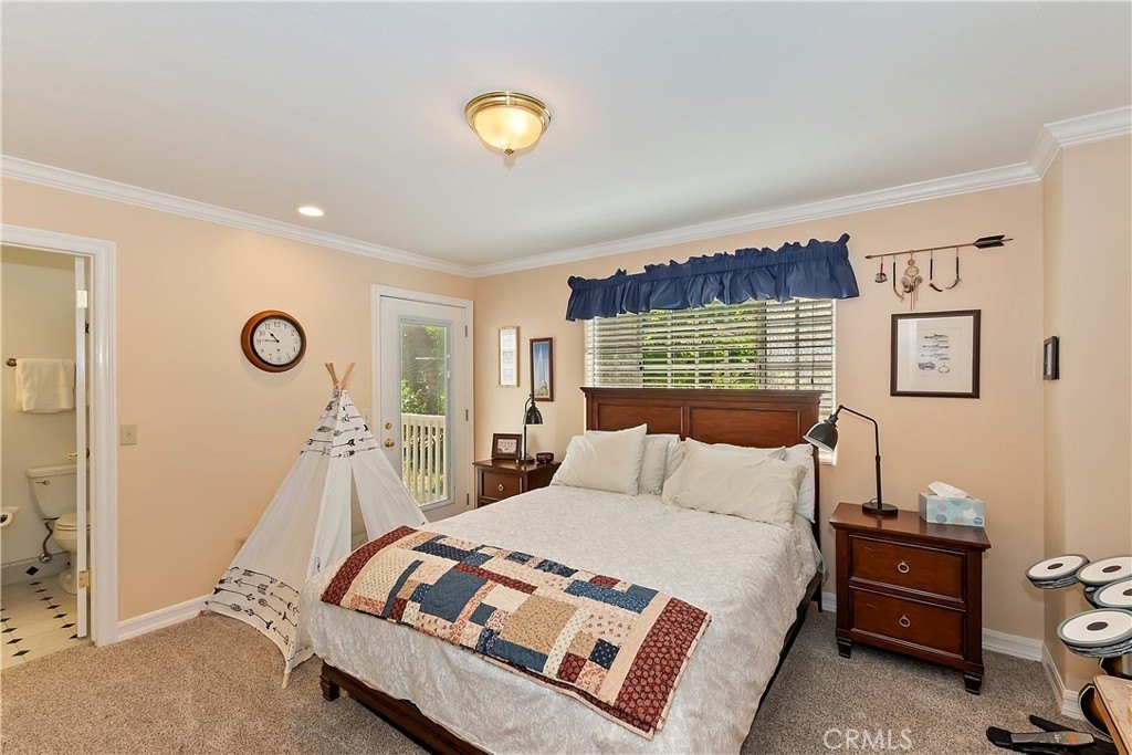 Lake Arrowhead, California, 92352, United States, 4 Bedrooms Bedrooms, ,3.5 BathroomsBathrooms,Residential,Forsale,1908065