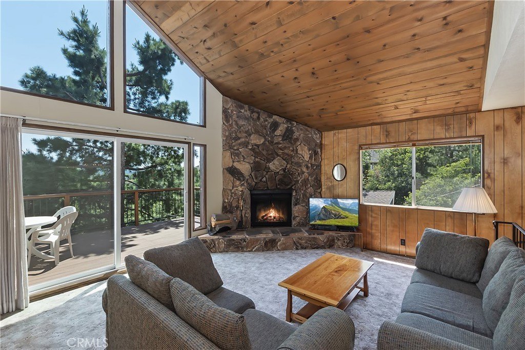 Lake Arrowhead, California, 92352, United States, 3 Bedrooms Bedrooms, ,1.5 BathroomsBathrooms,Residential,Forsale,1886311