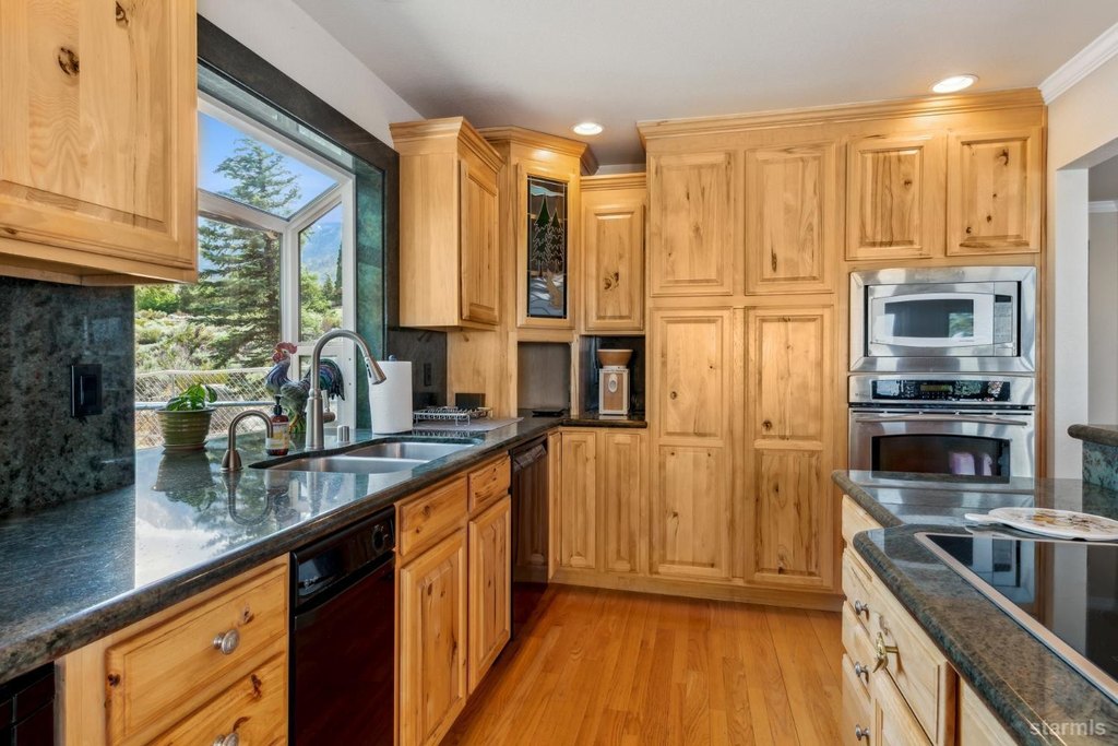 Gardnerville, Nevada, 89460, United States, 3 Bedrooms Bedrooms, ,2.5 BathroomsBathrooms,Residential,Forsale,1886484