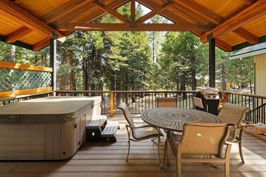 Lake Almanor West, California, 96020, United States, 3 Bedrooms Bedrooms, ,2 BathroomsBathrooms,Residential,Forsale,1888838