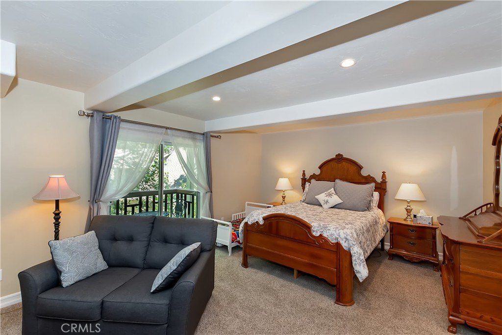 Lake Arrowhead, California, 92352, United States, 4 Bedrooms Bedrooms, ,3.5 BathroomsBathrooms,Residential,Forsale,1908065