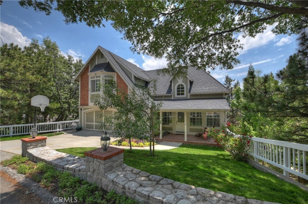 Lake Arrowhead, California, 92352, United States, 4 Bedrooms Bedrooms, ,3.5 BathroomsBathrooms,Residential,Forsale,1908065