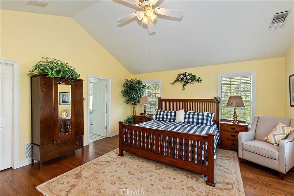 Lake Arrowhead, California, 92352, United States, 4 Bedrooms Bedrooms, ,3.5 BathroomsBathrooms,Residential,Forsale,1908065