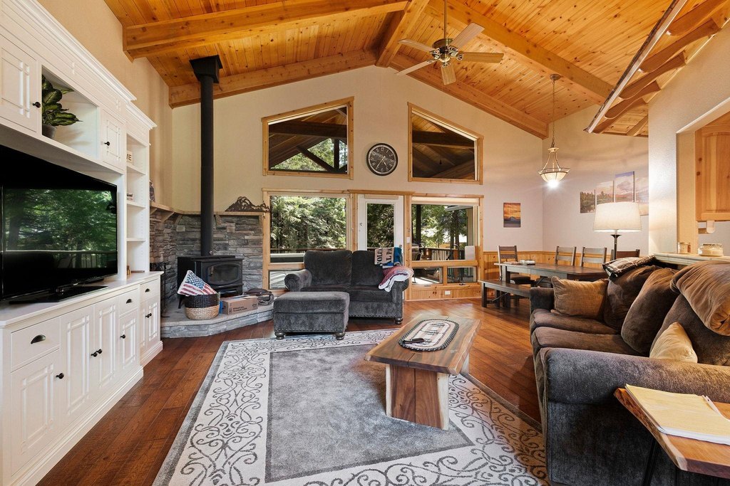 Lake Almanor West, California, 96020, United States, 3 Bedrooms Bedrooms, ,2 BathroomsBathrooms,Residential,Forsale,1888838