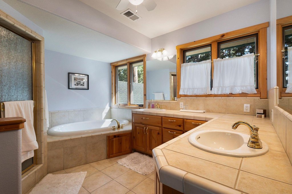 Lake Almanor West, California, 96020, United States, 3 Bedrooms Bedrooms, ,2 BathroomsBathrooms,Residential,Forsale,1888838