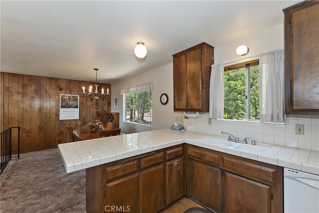Lake Arrowhead, California, 92352, United States, 3 Bedrooms Bedrooms, ,1.5 BathroomsBathrooms,Residential,Forsale,1886311