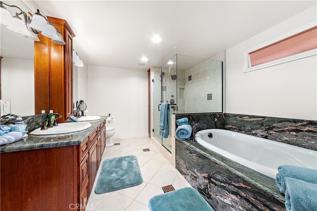 Oxnard, California, 93035, United States, 5 Bedrooms Bedrooms, ,3.5 BathroomsBathrooms,Residential,Forsale,1941493