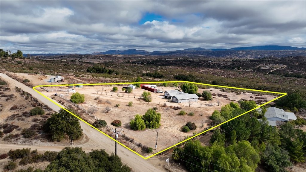 Hemet, California, 92544, United States, 4 Bedrooms Bedrooms, ,2.5 BathroomsBathrooms,Residential,Forsale,1953041