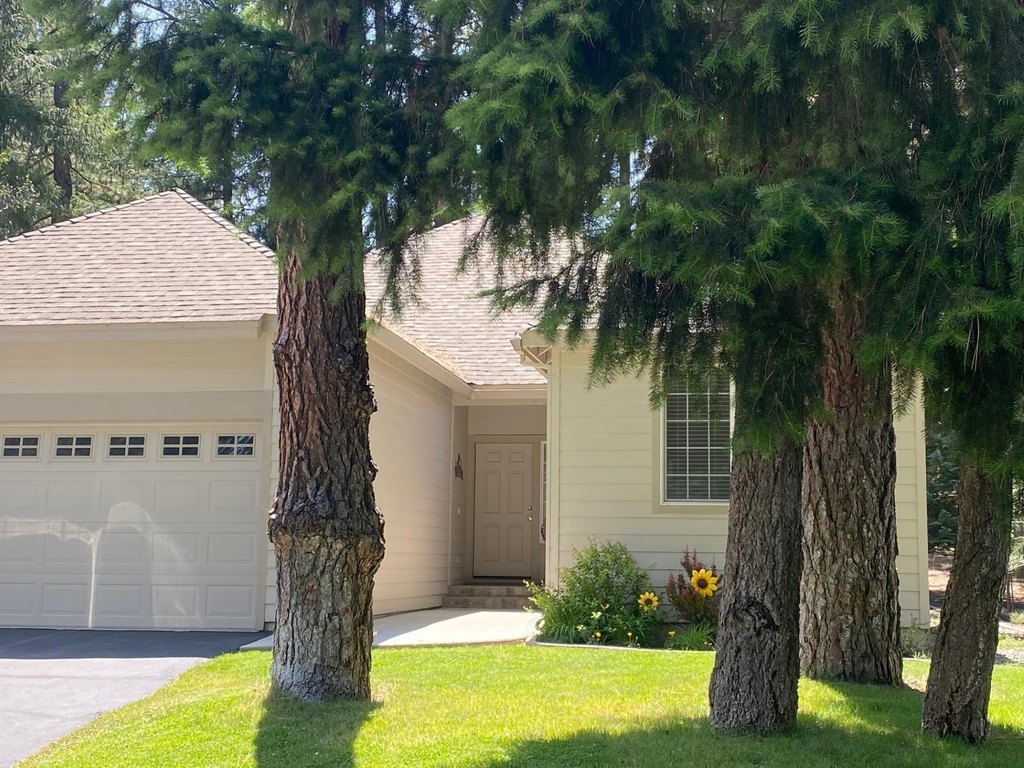 Blairsden, California, 96103, United States, 3 Bedrooms Bedrooms, ,2 BathroomsBathrooms,Residential,Forsale,1910306