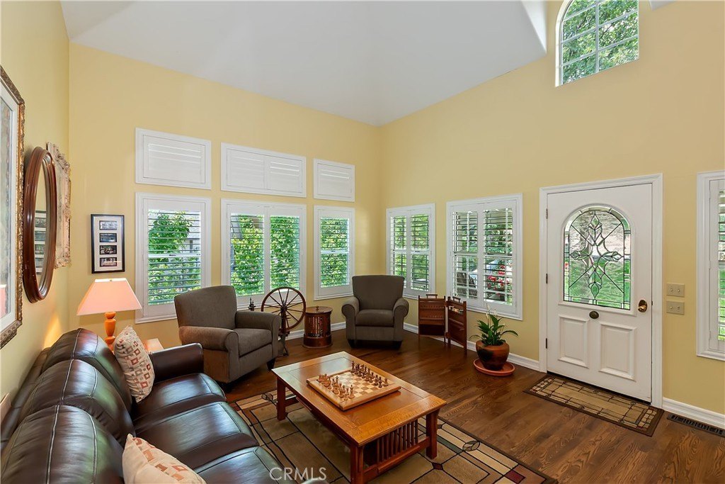 Lake Arrowhead, California, 92352, United States, 4 Bedrooms Bedrooms, ,3.5 BathroomsBathrooms,Residential,Forsale,1908065