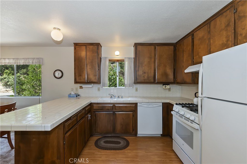 Lake Arrowhead, California, 92352, United States, 3 Bedrooms Bedrooms, ,1.5 BathroomsBathrooms,Residential,Forsale,1886311