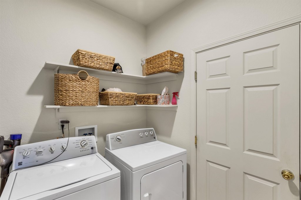 Blairsden, California, 96103, United States, 3 Bedrooms Bedrooms, ,2 BathroomsBathrooms,Residential,Forsale,1910306