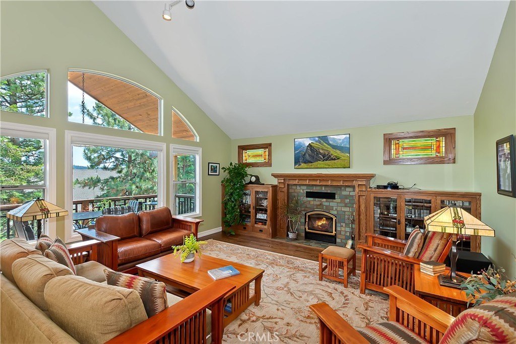 Lake Arrowhead, California, 92352, United States, 4 Bedrooms Bedrooms, ,3.5 BathroomsBathrooms,Residential,Forsale,1908065