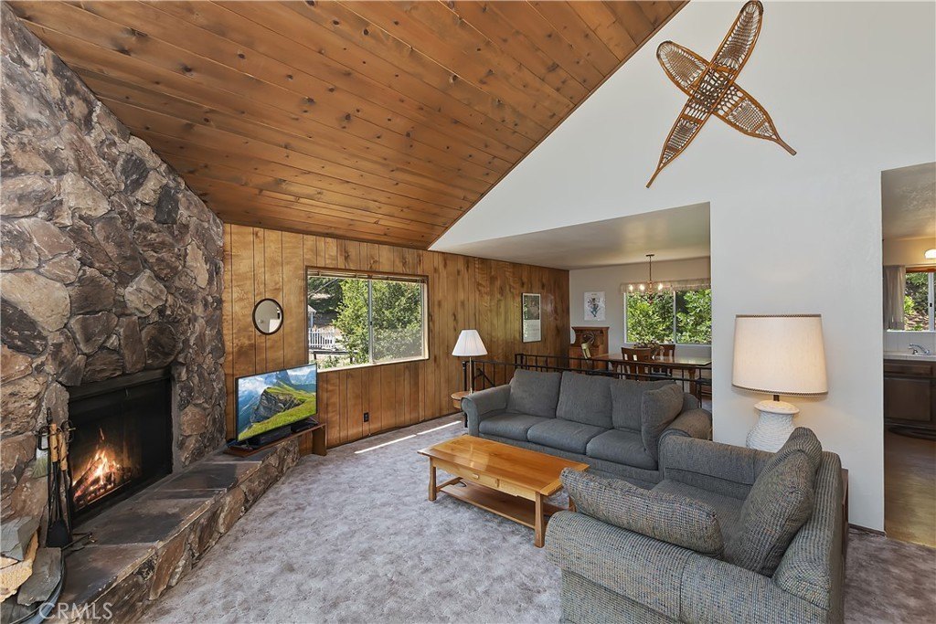 Lake Arrowhead, California, 92352, United States, 3 Bedrooms Bedrooms, ,1.5 BathroomsBathrooms,Residential,Forsale,1886311