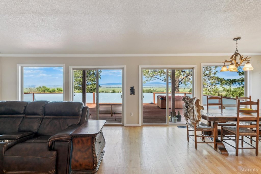 Gardnerville, Nevada, 89460, United States, 3 Bedrooms Bedrooms, ,2.5 BathroomsBathrooms,Residential,Forsale,1886484