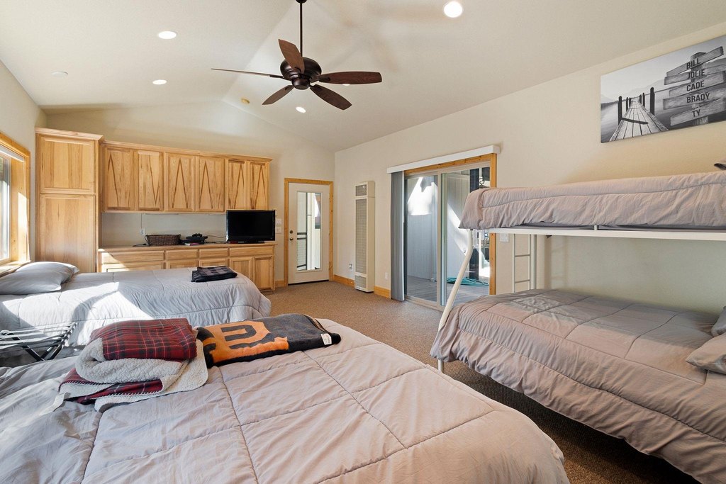 Lake Almanor West, California, 96020, United States, 3 Bedrooms Bedrooms, ,2 BathroomsBathrooms,Residential,Forsale,1888838