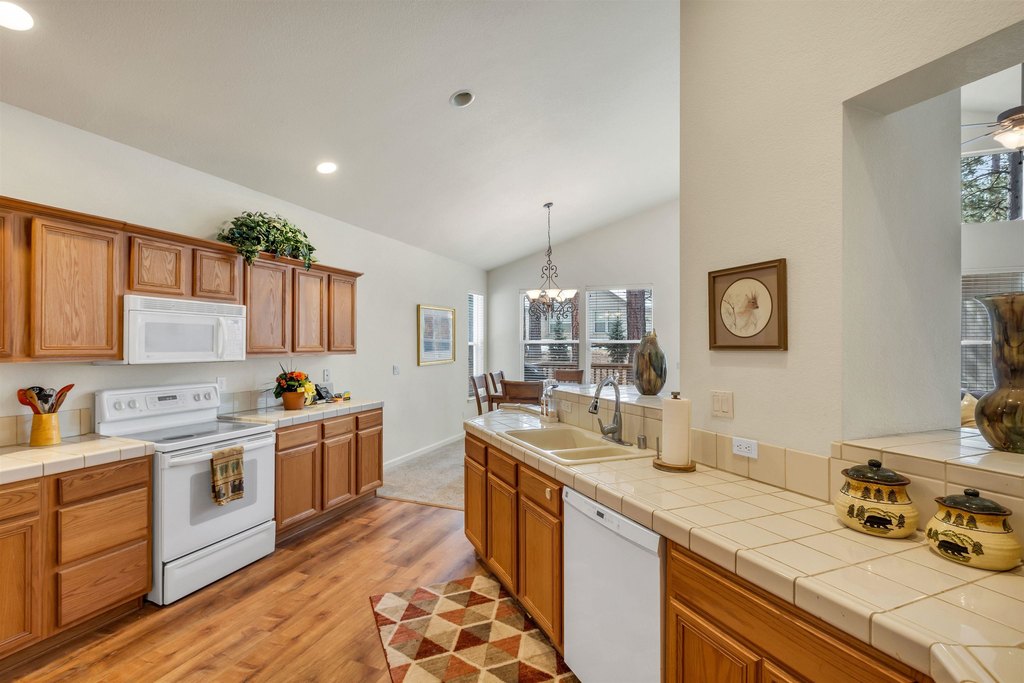 Blairsden, California, 96103, United States, 3 Bedrooms Bedrooms, ,2 BathroomsBathrooms,Residential,Forsale,1910306