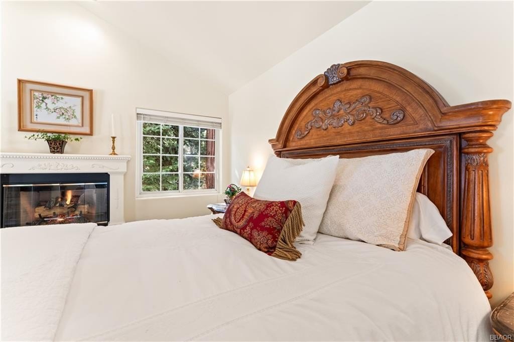 Lake Arrowhead, California, 92317, United States, 4 Bedrooms Bedrooms, ,4 BathroomsBathrooms,Residential,Forsale,1886288