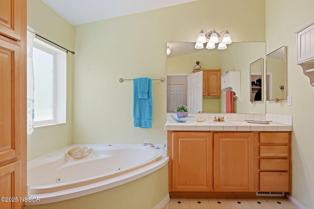 Buellton, California, 93427, United States, 2 Bedrooms Bedrooms, ,2 BathroomsBathrooms,Residential,Forsale,1883953