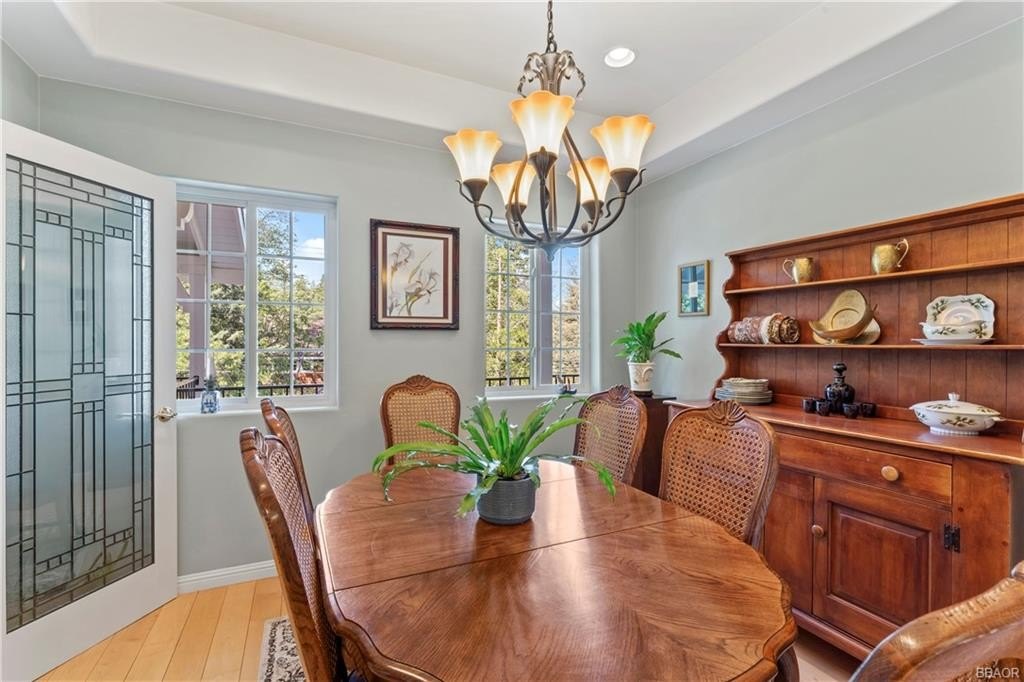 Lake Arrowhead, California, 92317, United States, 4 Bedrooms Bedrooms, ,4 BathroomsBathrooms,Residential,Forsale,1886288