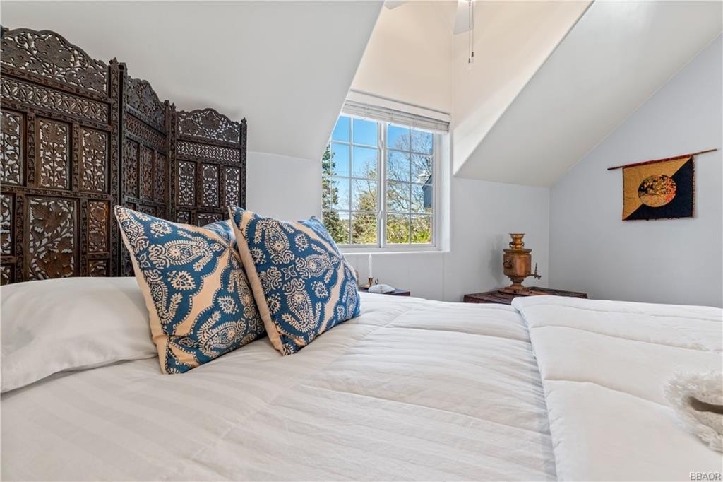 Lake Arrowhead, California, 92317, United States, 4 Bedrooms Bedrooms, ,4 BathroomsBathrooms,Residential,Forsale,1886288