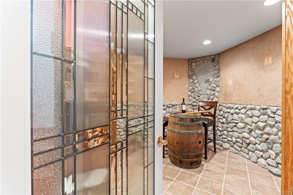 Lake Arrowhead, California, 92317, United States, 4 Bedrooms Bedrooms, ,4 BathroomsBathrooms,Residential,Forsale,1886288