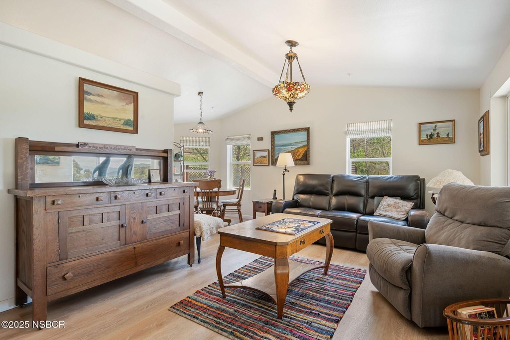 Buellton, California, 93427, United States, 2 Bedrooms Bedrooms, ,2 BathroomsBathrooms,Residential,Forsale,1883953