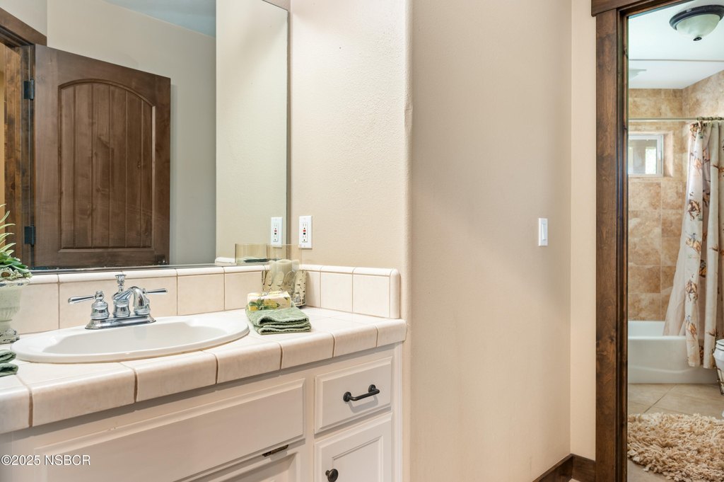 Los Olivos, California, 93441, United States, 5 Bedrooms Bedrooms, ,4 BathroomsBathrooms,Residential,Forsale,1883949
