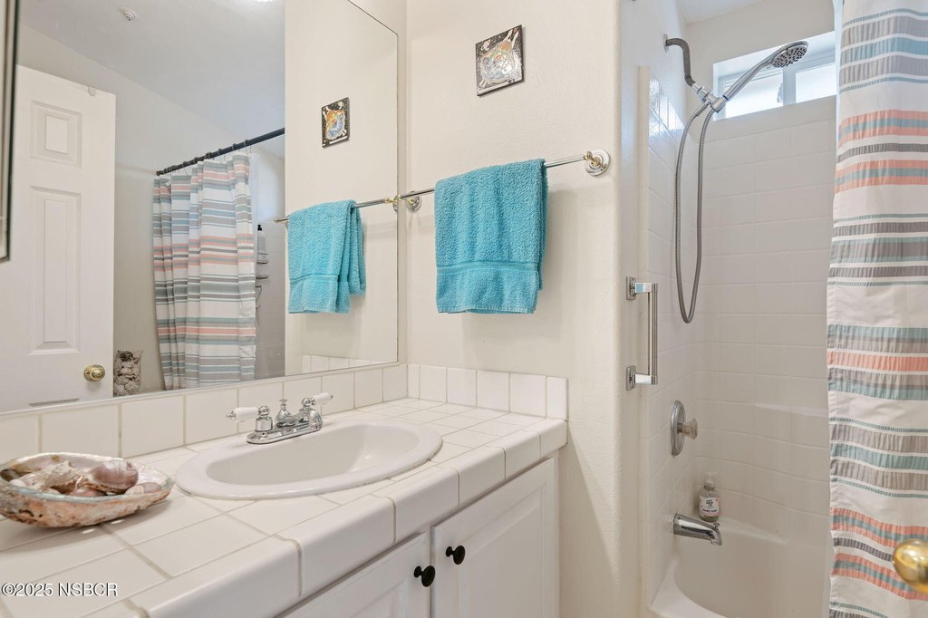 Buellton, California, 93427, United States, 2 Bedrooms Bedrooms, ,2 BathroomsBathrooms,Residential,Forsale,1883953