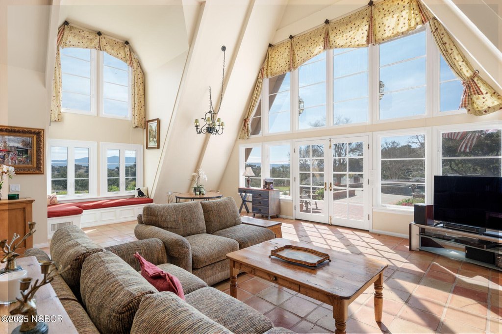 Santa Ynez, California, 93460, United States, 3 Bedrooms Bedrooms, ,5 BathroomsBathrooms,Residential,Forsale,1883947