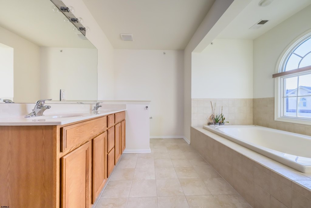 Atlantic City, New Jersey, 08401, United States, 3 Bedrooms Bedrooms, ,2.5 BathroomsBathrooms,Residential,Forsale,1993987