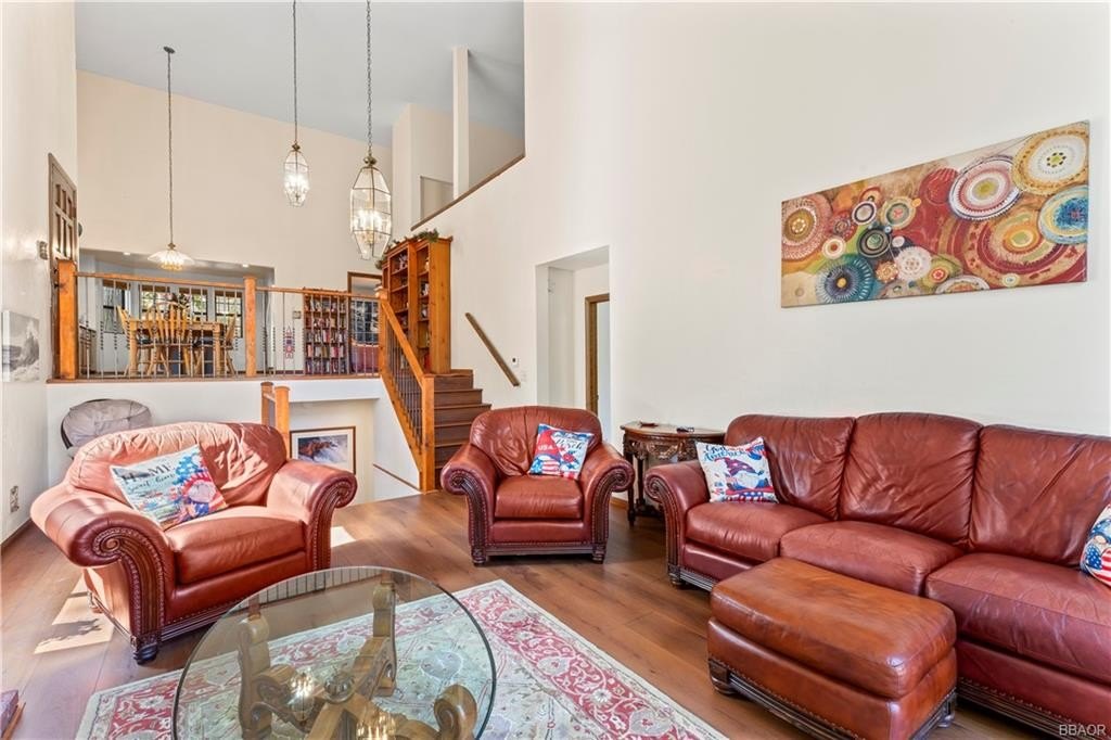 Lake Arrowhead, California, 92352, United States, 3 Bedrooms Bedrooms, ,3 BathroomsBathrooms,Residential,Forsale,1953303