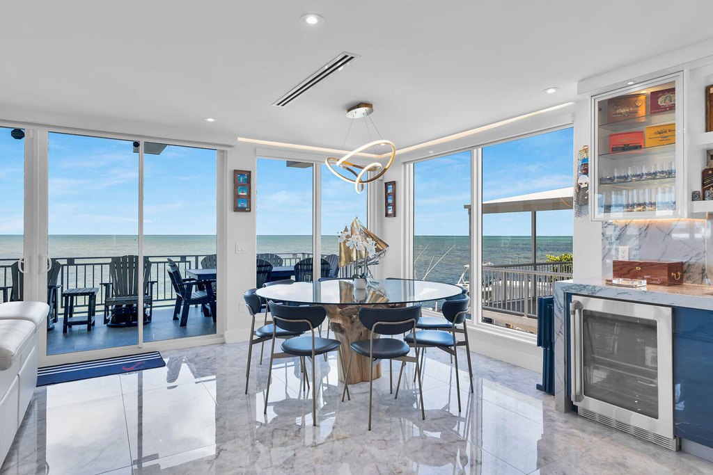 Key Largo, Florida, 33070, United States, 6 Bedrooms Bedrooms, ,5 BathroomsBathrooms,Residential,Forsale,1944356
