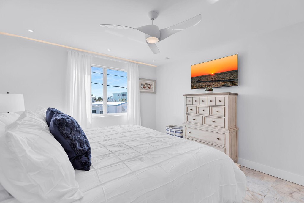 Key Largo, Florida, 33070, United States, 6 Bedrooms Bedrooms, ,5 BathroomsBathrooms,Residential,Forsale,1944356