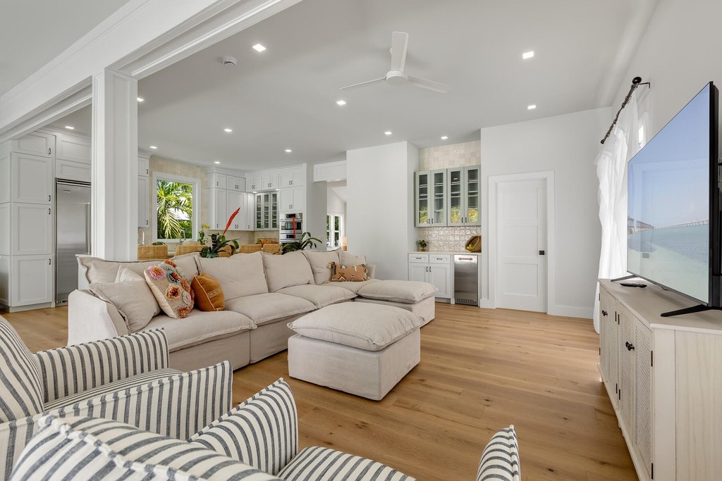 Key West, Florida, 33040, United States, 5 Bedrooms Bedrooms, ,4 BathroomsBathrooms,Residential,Forsale,1944401