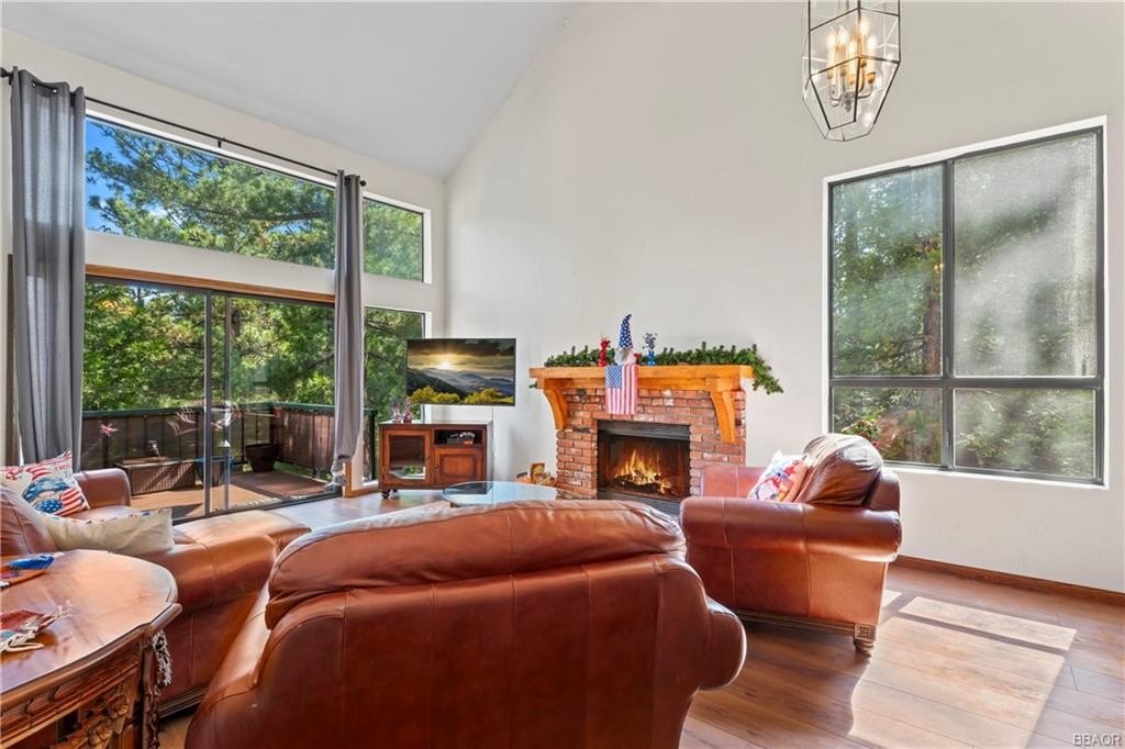 Lake Arrowhead, California, 92352, United States, 3 Bedrooms Bedrooms, ,3 BathroomsBathrooms,Residential,Forsale,1953303