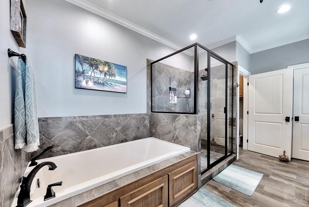 Tiki Island, Texas, 77554, United States, 5 Bedrooms Bedrooms, ,3.5 BathroomsBathrooms,Residential,Forsale,1972216