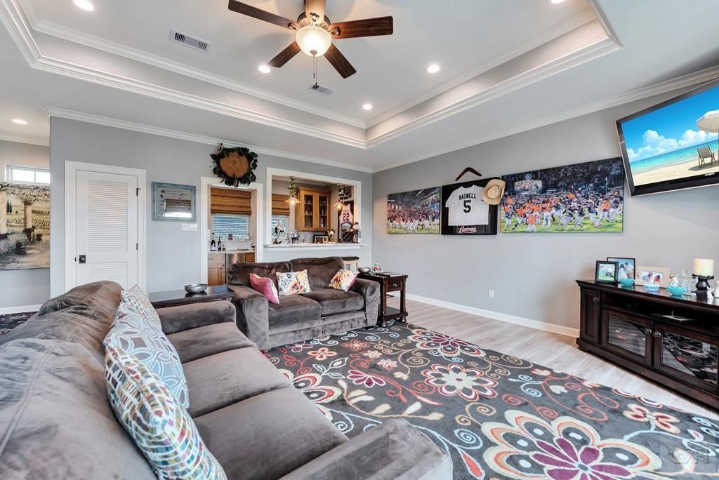 Tiki Island, Texas, 77554, United States, 5 Bedrooms Bedrooms, ,3.5 BathroomsBathrooms,Residential,Forsale,1972216