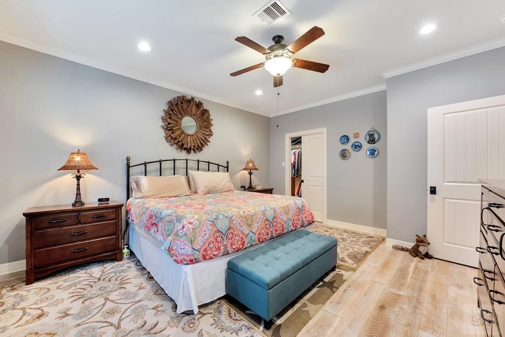 Tiki Island, Texas, 77554, United States, 5 Bedrooms Bedrooms, ,3.5 BathroomsBathrooms,Residential,Forsale,1972216