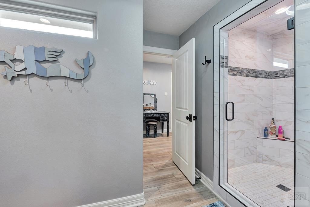 Tiki Island, Texas, 77554, United States, 5 Bedrooms Bedrooms, ,3.5 BathroomsBathrooms,Residential,Forsale,1972216